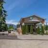 Отель SureStay Plus Hotel By Best Western Salmon Arm, фото 17