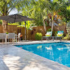 Отель Casa Limon - Saltwater Pool and 10 min to Beach, фото 16