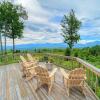 Отель NEW Stunning home with breathtaking views outdoor cedar sauna great location, фото 26