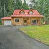 Отель Serene Home: Hot Tub + Cle Elum Lake Access! в Истон