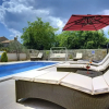 Отель Modern Holiday Home With Pool in Bratulici, фото 16