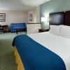Отель Holiday Inn Express and Suites, an IHG Hotel, фото 18