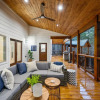 Отель Vacana Top Rated Allium Couples Cabin, HotTub, FirePit, Pet Friendly, Secluded, фото 3