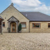 Отель Charming 3BD Cotswolds Family Retreat, фото 18