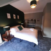 Отель Superb 5 Double Bedroom House-15 min to Manchester, фото 2