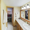 Отель New Listing! Ski-in/ski-out : Hot Tub, Sauna 1 Bedroom Condo, фото 12