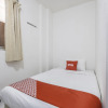 Отель Super OYO 1568 Stasiun Ka Cirebon Guest House, фото 21