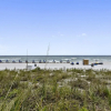 Отель Emerald Beach by Book That Condo, фото 25