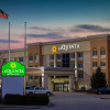 Отель La Quinta Inn & Suites by Wyndham Effingham, фото 1