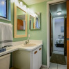 Отель Sc162 - Beautifully Updated 3 2 Corner Close to Pool Beach Access, фото 6