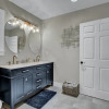 Отель Luxury Home 1 Block To Main W/hot-tub, фото 26