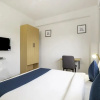 Отель SilverKey Executive Stays 42958 SG Highway, фото 18