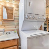 Отель Cozy Island Park Cabin, 20 Mi to Yellowstone!, фото 13
