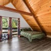 Отель Huckleberry Cabin - Pet Friendly With Big Deck 4 Bedroom Home by Redawning, фото 9