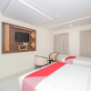 Отель OYO 12922 Hotel Ivy Dew drops, фото 30