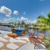 Отель Luxury Apollo Beach Retreat w/ Private Pool & Dock в Аполло Бич