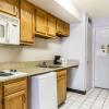 Отель Quality Inn & Suites University/Airport, фото 25