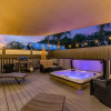 Отель Shorty s Bungalow Dog-friendly w Private Hot Tub, фото 19