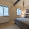 Отель Central Apartment Facing Windsor Castle, фото 17