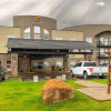 Отель Comfort Inn & Suites Medicine Hat, фото 1