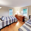 Отель Corner Lot Home 4 Bedrooms 2 Bathrooms Home, фото 15