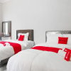 Отель RedDoorz near Batik Tulis Celaket 2, фото 4