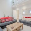 Отель Spacious 2 Bedroom in Battersea, фото 3