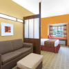 Отель Microtel Inn & Suites by Wyndham Greenville/University Medic, фото 6