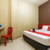 Отель RedDoorz near Duta Mall, фото 8
