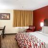 Отель Red Roof Inn & Suites Middletown - Franklin, фото 14