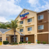 Отель Comfort Inn & Suites, фото 1