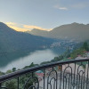 Отель Nainital Willows - Lake View Rooms, фото 5