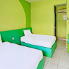 Отель SUPER OYO 91870 Warna Kedaton, фото 17