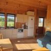 Отель Bright and Peaceful Cabin with Views & Hot Tub, фото 10