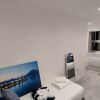 Отель Modern 3 Bedrooms Apt. 01 - Camberley, фото 5