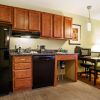 Отель Suburban Studios Cedar Falls, фото 21