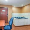 Отель Quality Inn & Suites, фото 4