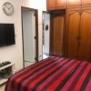 Отель Luxurious Cozy 1 King Bed suite with free parking, фото 1