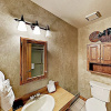 Отель New Listing! Lovely Log Mountain W/ Fireplace 5 Bedroom Home, фото 8