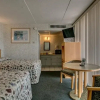 Отель Admiral Resort Motel, фото 1