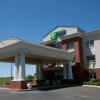 Отель Holiday Inn Express Hotel & Suites Brookhaven, an IHG Hotel в Брукхейвене