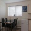Отель Gorgeous ground floor apartment + free parking, фото 8