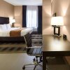 Отель Comfort Suites Houston West at Clay Road, фото 9