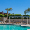 Отель Downtown Winner at Plaza Villas, фото 13