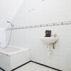 Отель RedDoorz Plus near Stadion Wijaya Kusuma, фото 9
