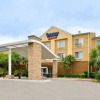 Отель Fairfield Inn & Suites Beaumont, фото 1