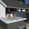 Отель Oaktree Lodge - Luxury Cottage Hot Tub Sea Views, фото 4