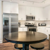 Отель Gorgeous 4BR Condo Steps to FQ, фото 14