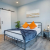 Отель Downtown Dream Home Spacious 4br/2ba Sleeps 12!, фото 5
