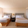 Отель Waikiki Banyan - Ocean View Tower 2 Suite 2310 в Гонолулу